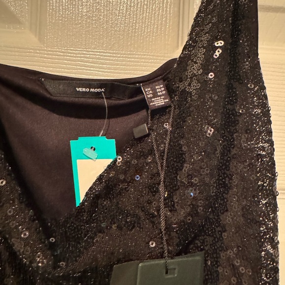 Vero Moda Black Sequin Short Dress - New with tags - Picture 3 of 4